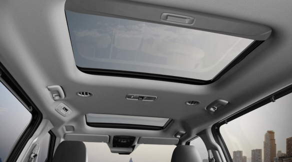 Kia Carnival dual sunroof double the fun